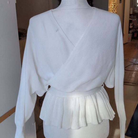 V-Neck Beaded Ruffle Hem Sweater - Picture 6 of 16